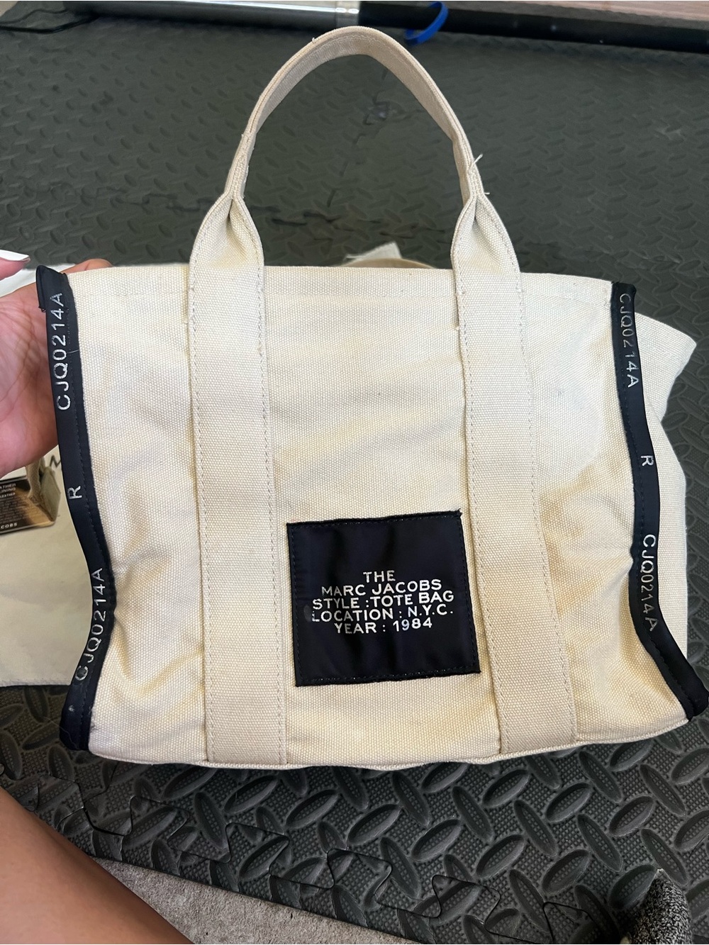 Marc Jacobs Cream Canvas Tote Bag | Black Logo | Minimalist Y2K - Picture 7 of 16
